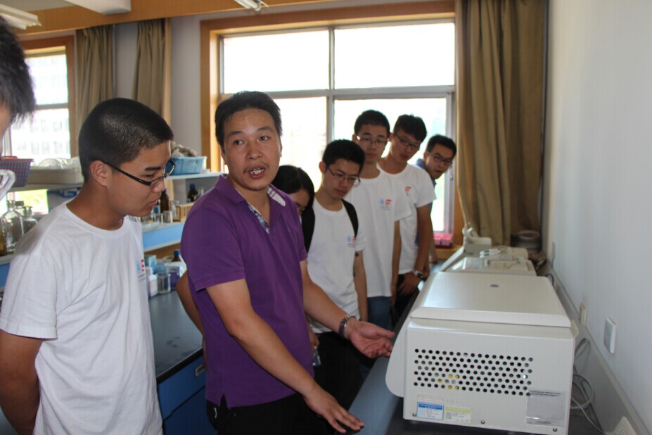 水文院赴兰州实践团队参观中科院寒旱所—— 2014水文水资源学院暑...