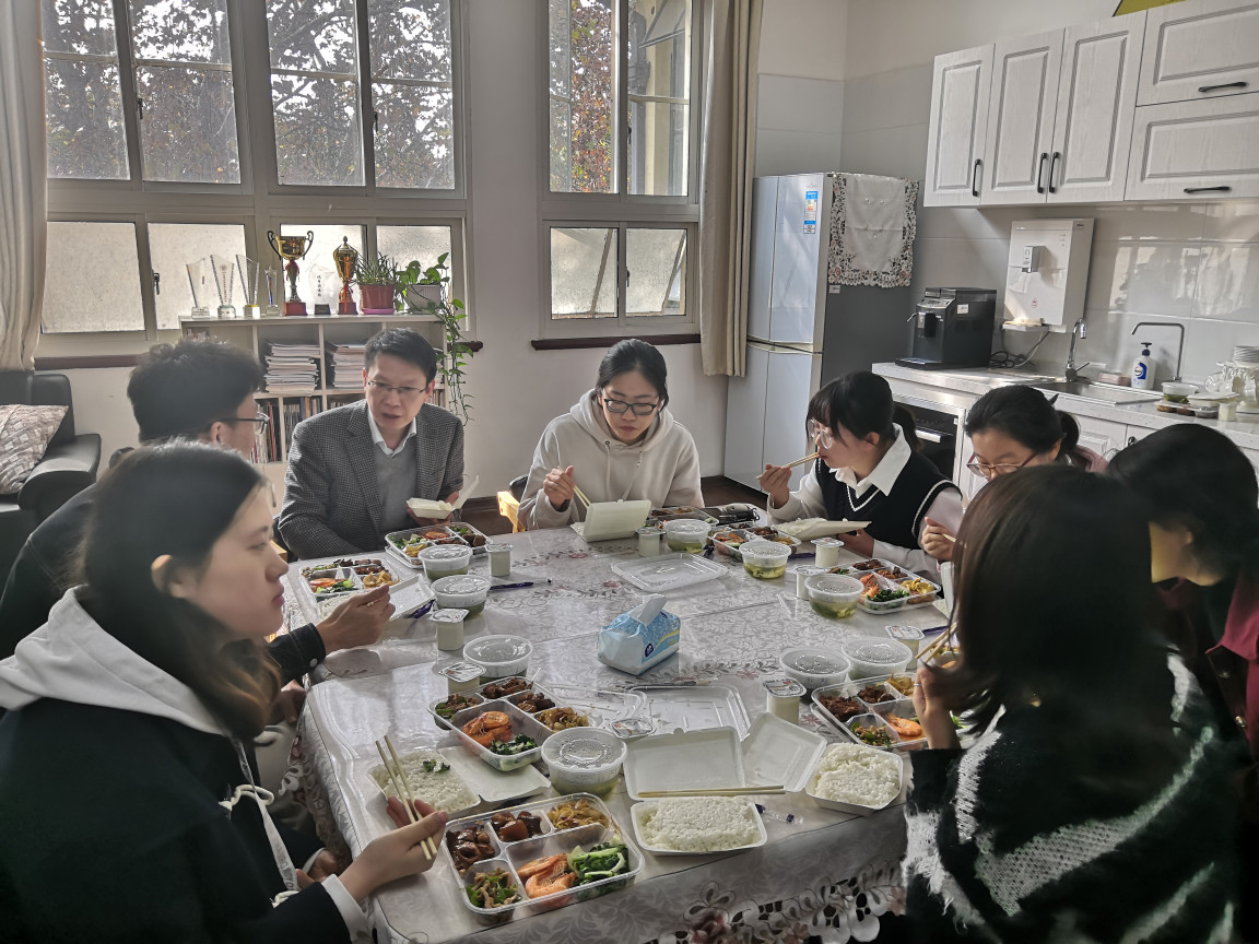 水文水资源学院院长杨涛与对接班级举办午餐会