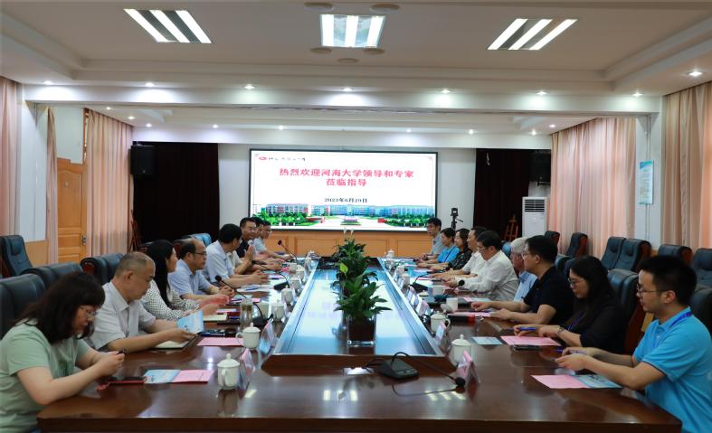 校党委书记唐洪武带队赴江苏省淮阴中学调研交流
