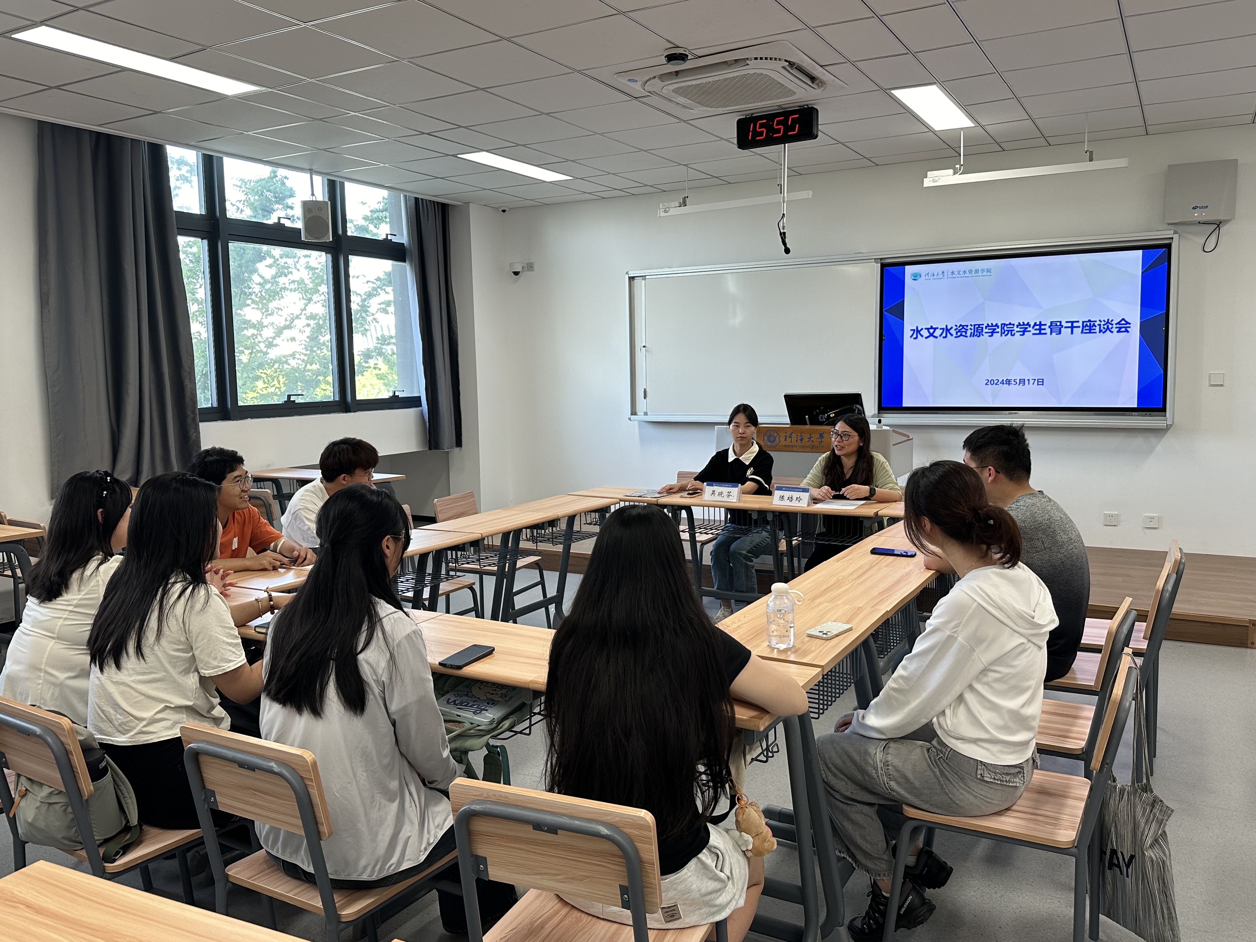 我院召开学生骨干座谈会