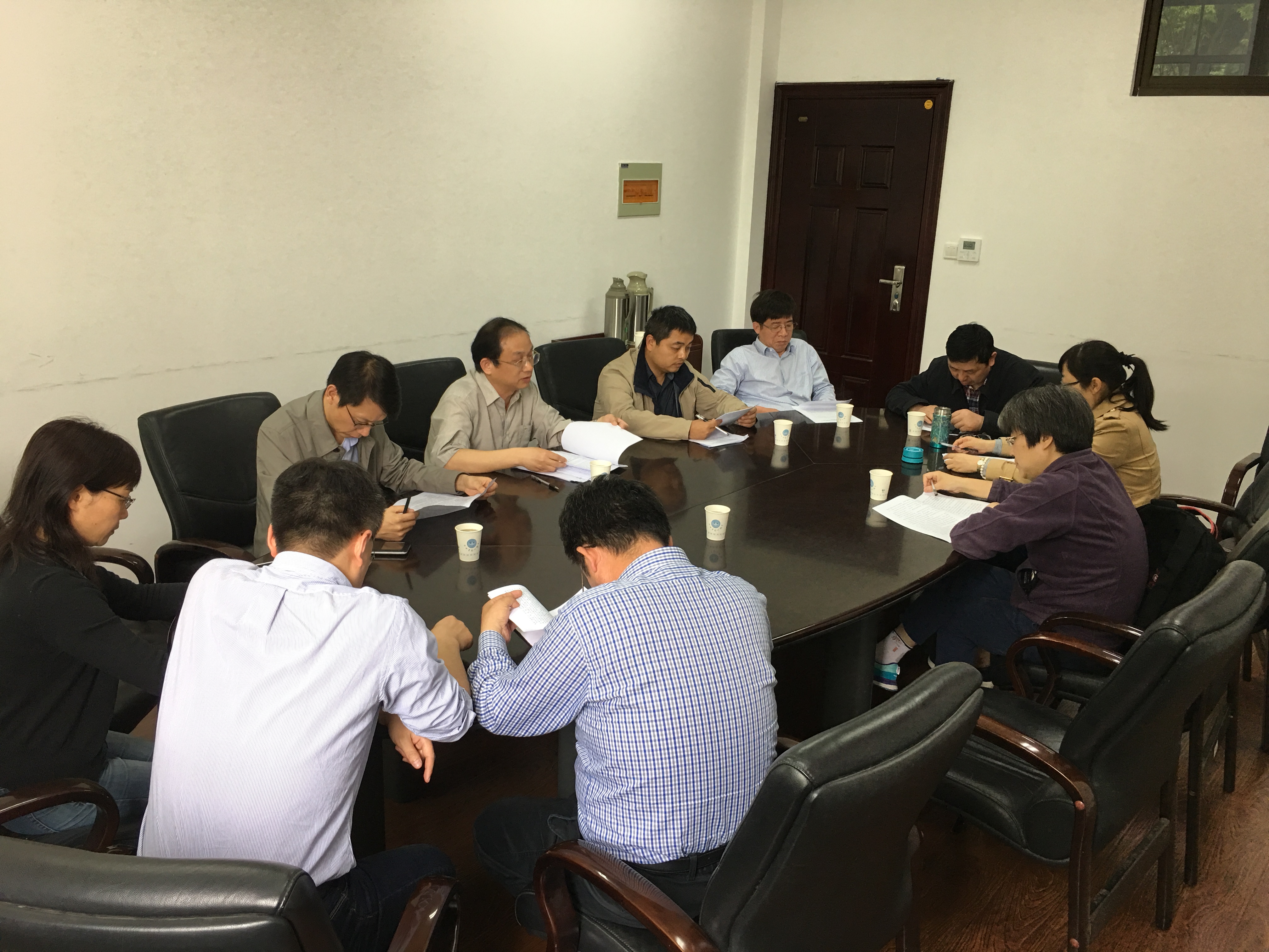 我院召开院党委中心组（扩大）会议，贯彻落实思想政治工作会议精...