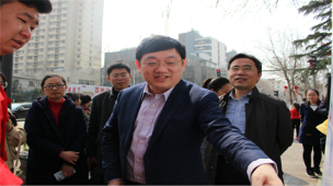 承学生本色，弘雷锋精神