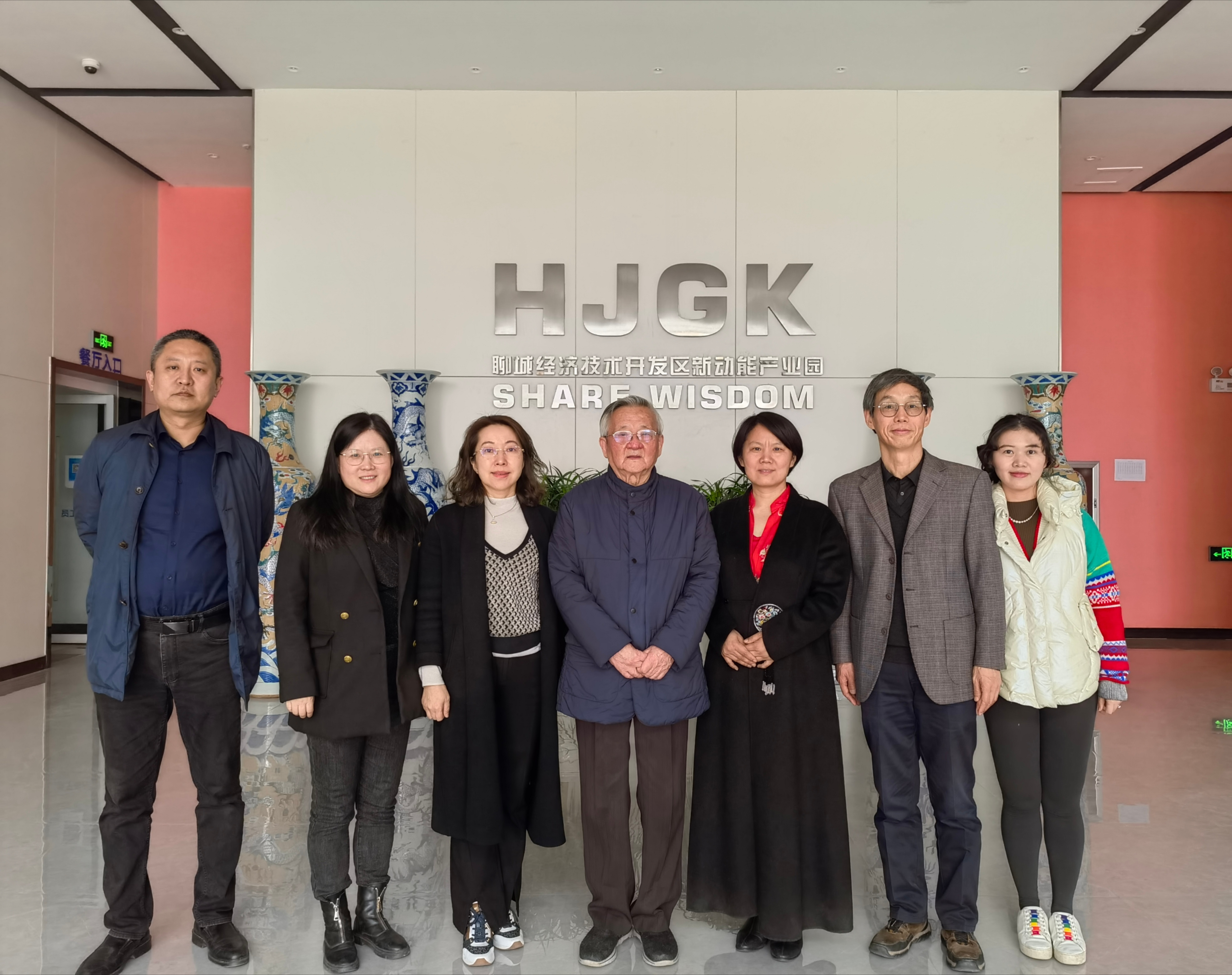 李新红校友向我院捐资设立奖助学金