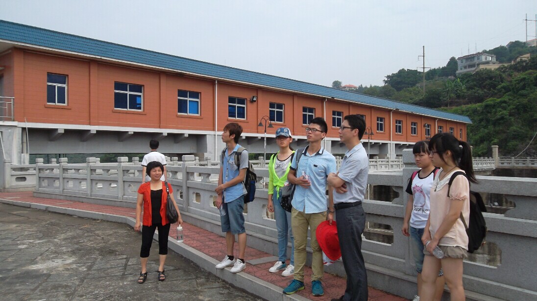 水文院赴莆田市湄洲岛实践小分队参观莆田市东圳水库—— 2014水文...
