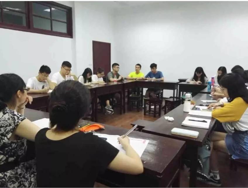 学习习近平新时代中国特色社会主义思想，发挥党员模范先锋作用