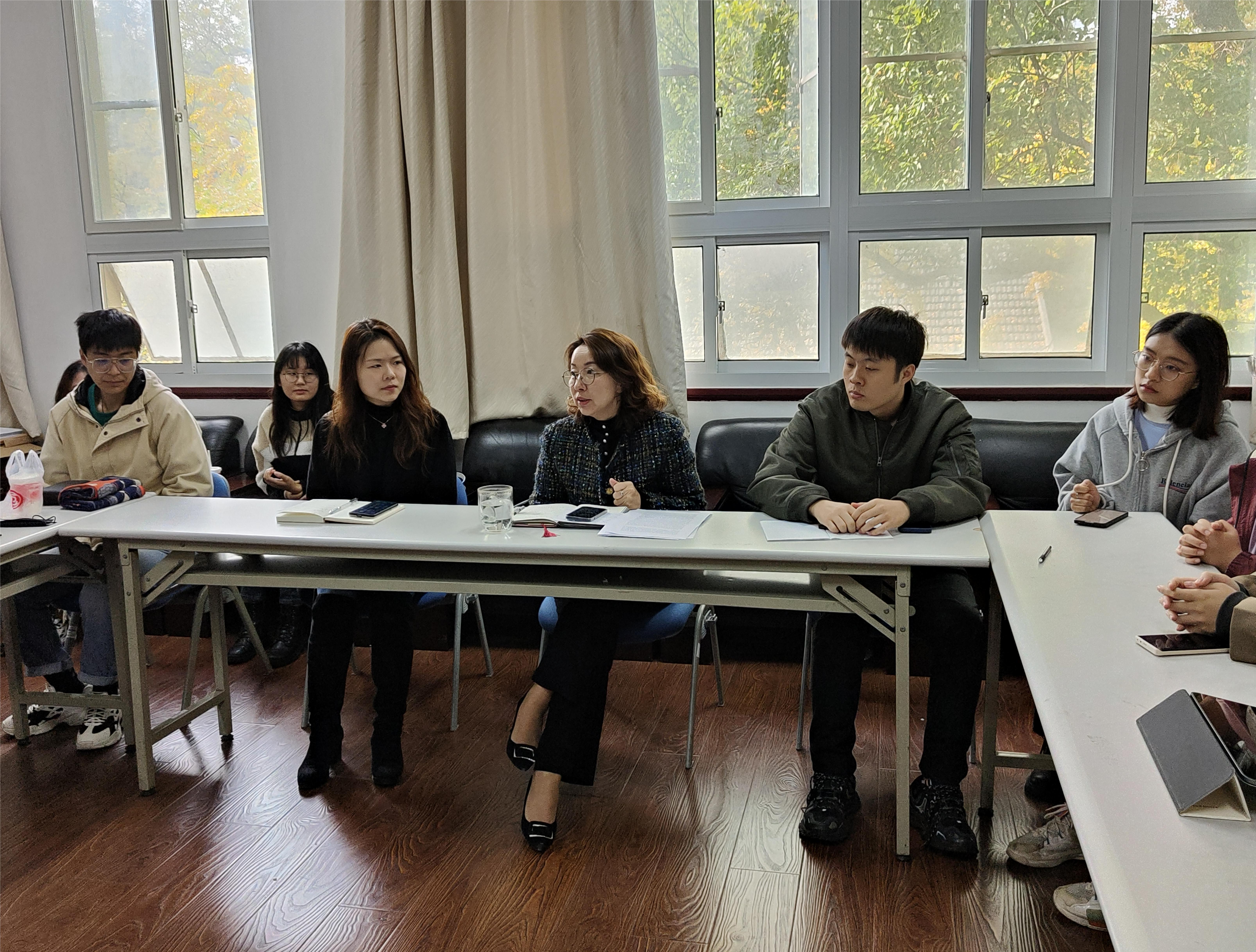 学院研究生会骨干开展学习党的二十大精神交流会