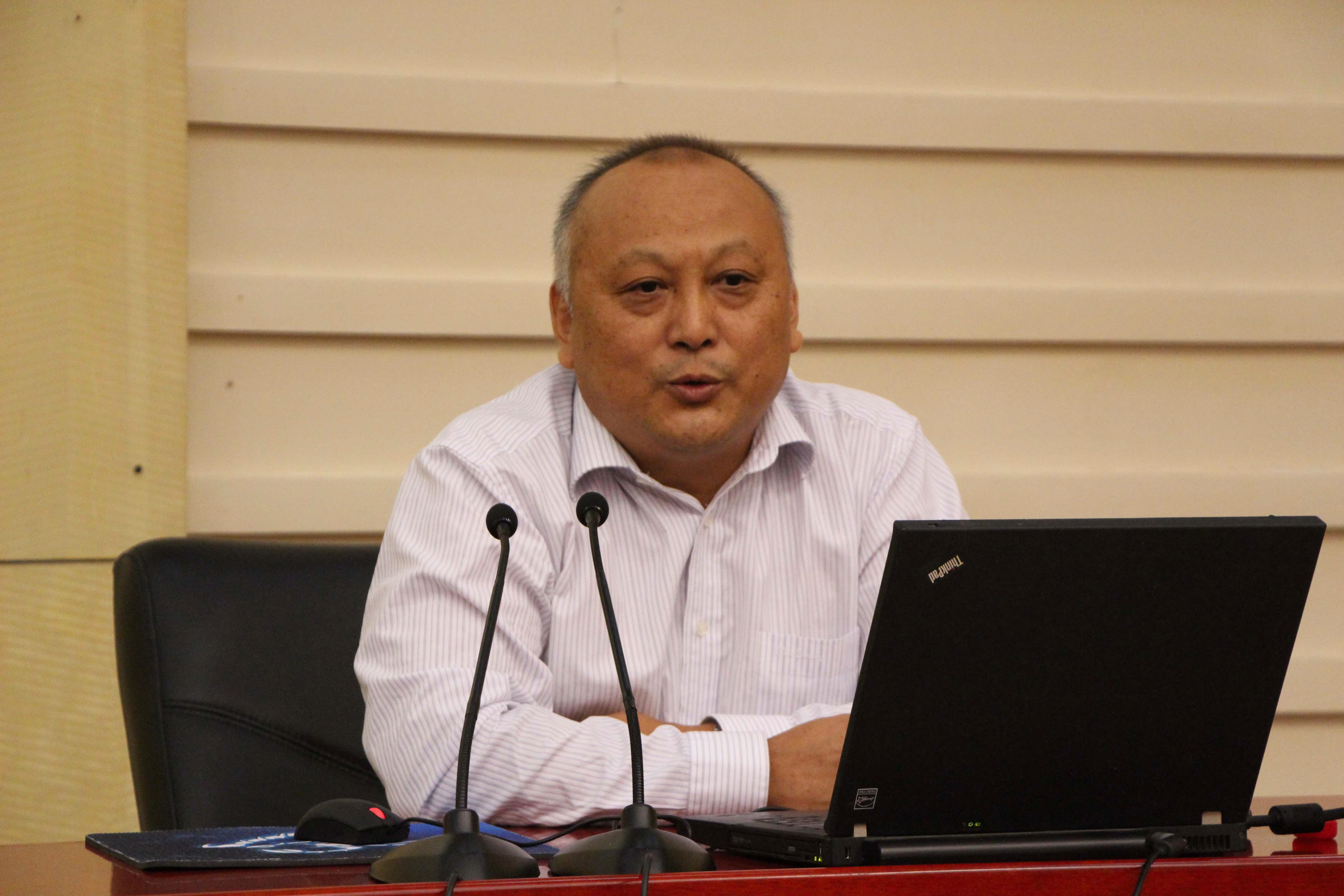 黄委水文局谷源泽副局长为水文院师生做专题讲座