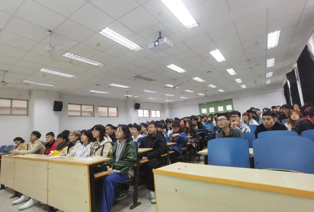 水文水资源学院2020级年级大会暨期末成绩分析会顺利召开
