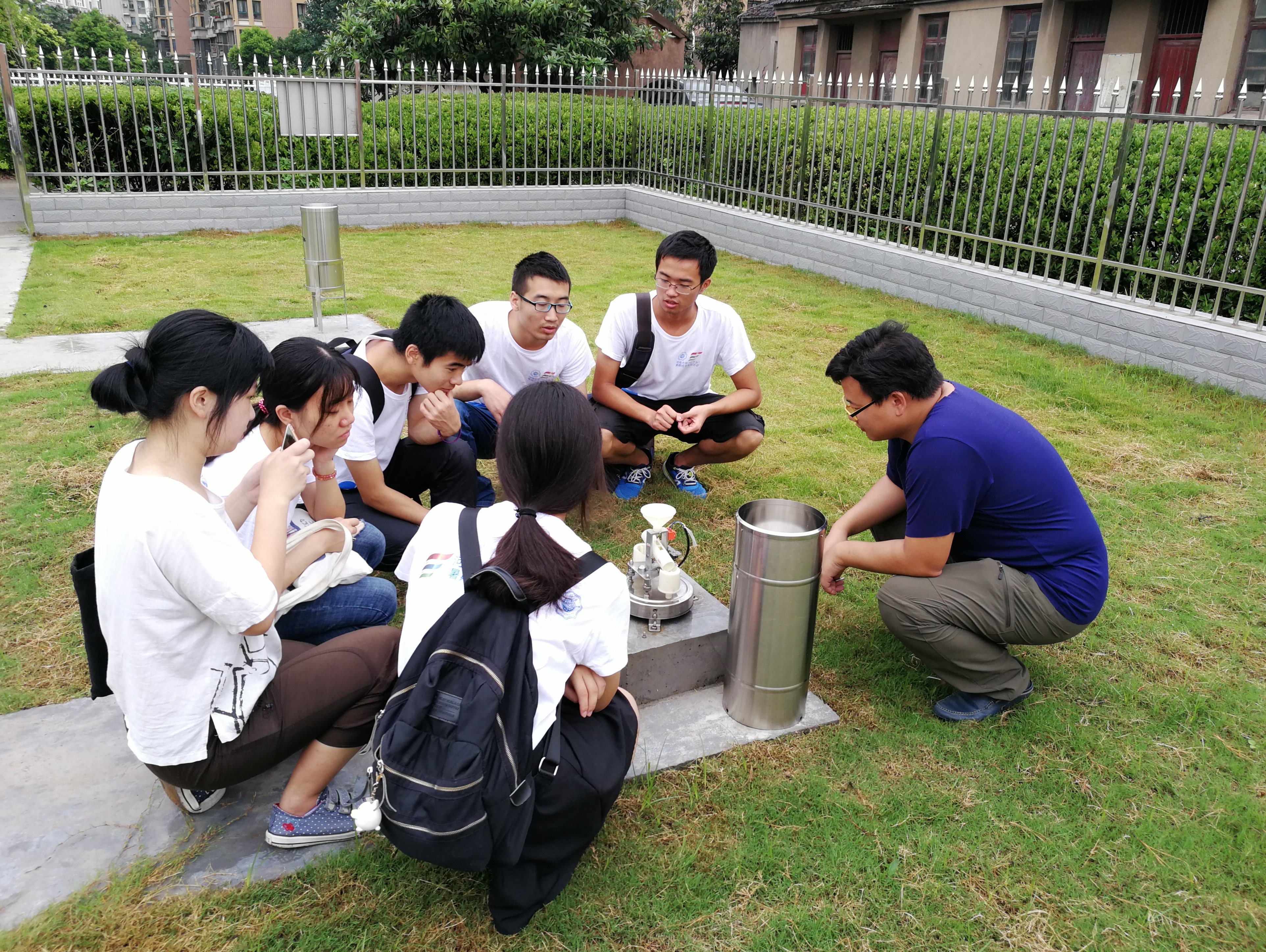 水文院赴外秦淮河调研团走访南京市江宁区东山水位站——2017水文水...