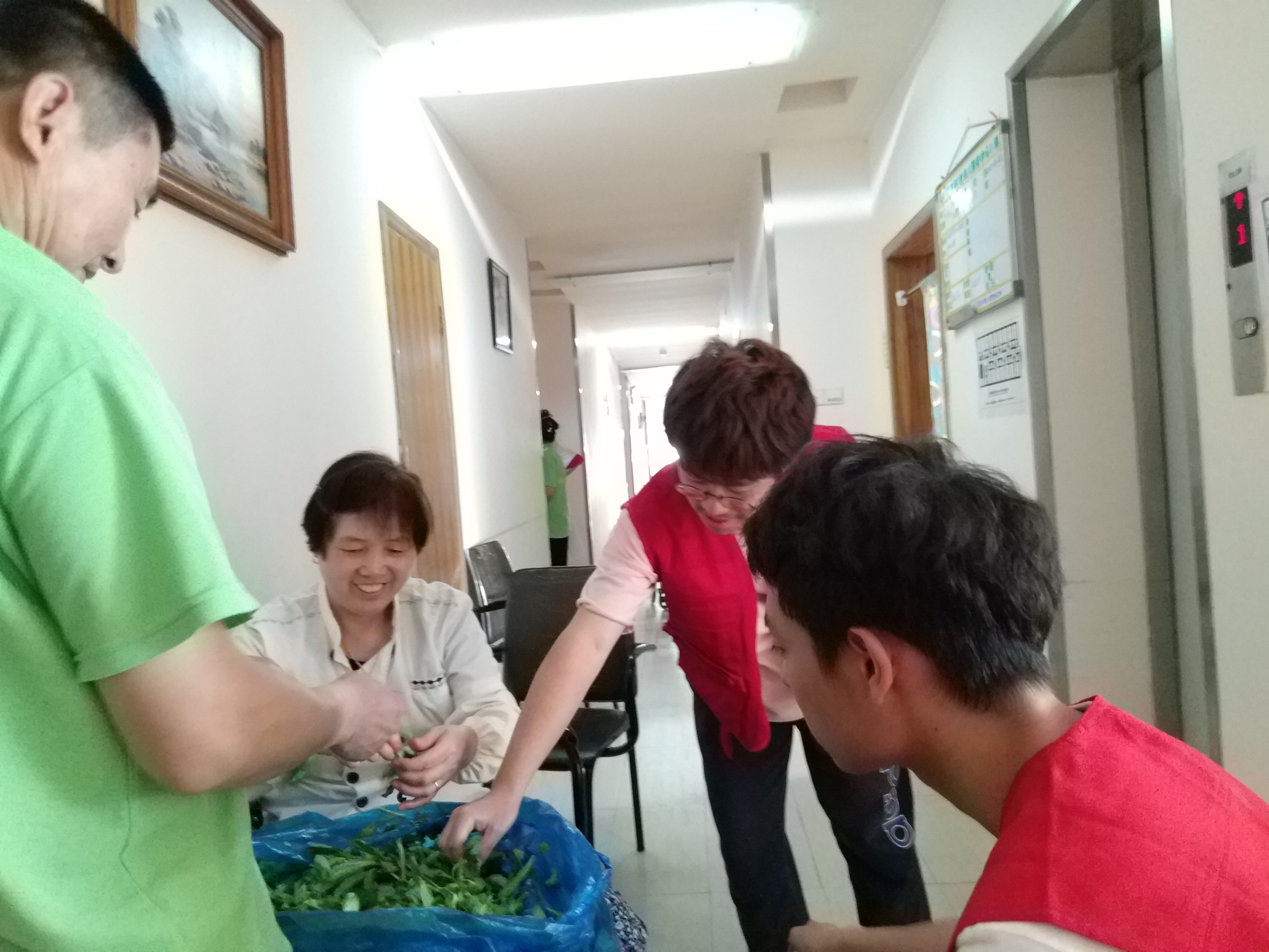 我院青年志愿者协会于银杏树老年服务中心志愿基地开展活动