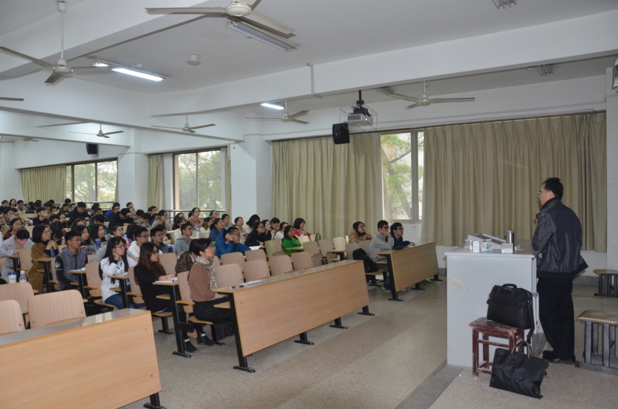 水利部长江防汛抗旱办公室陈桂亚教授级高工为我院师生作学术报告