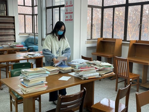 水文院研究生党支部开展图书馆主题“我为师生办实事”志愿服务活...