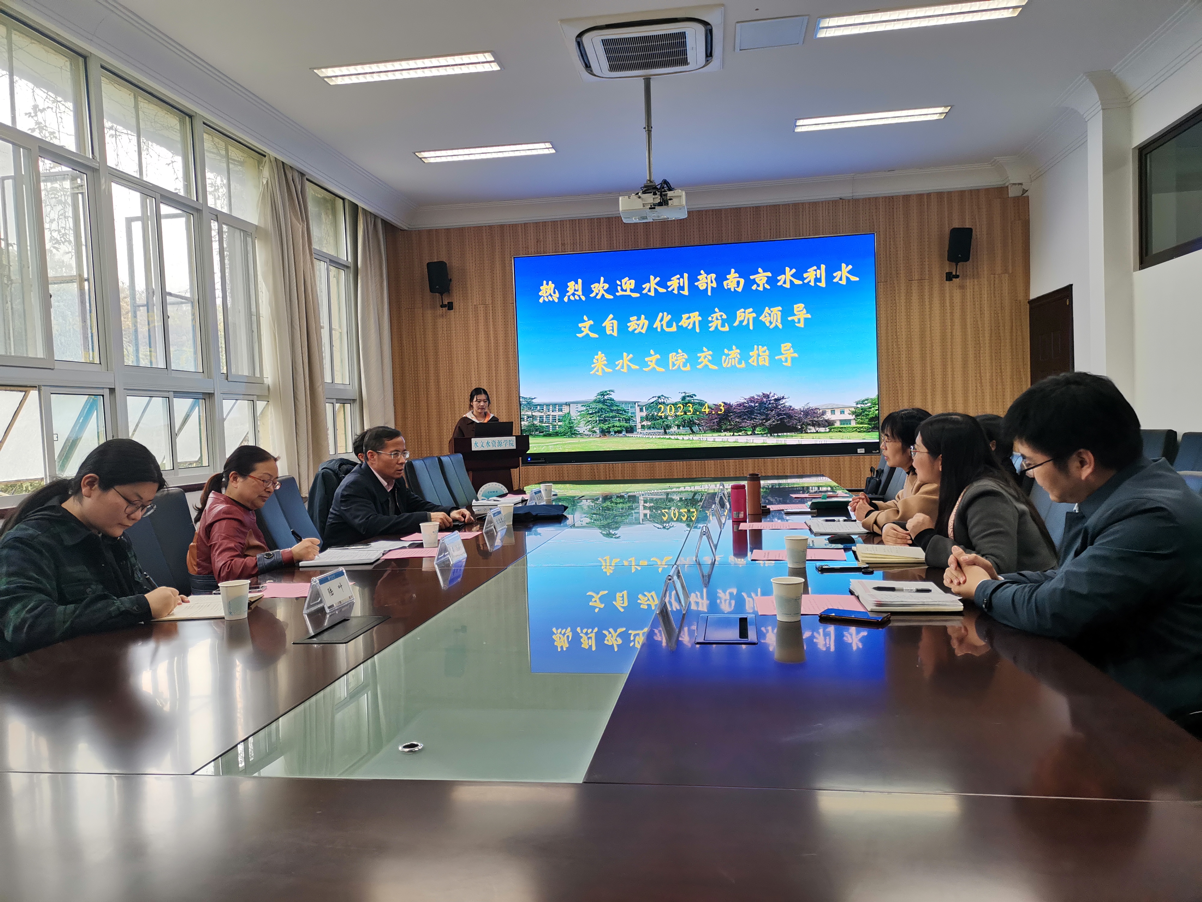 南京水利水文自动化研究所刘九夫所长一行来我院座谈交流