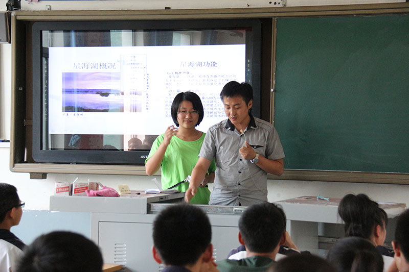 水文院赴宁夏石嘴山市小分队开展水质监测和校园行活动—— 2014水...
