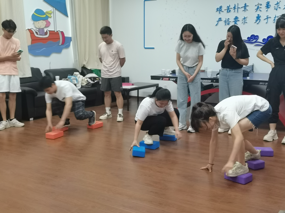 我院开展“动感夏日，与你相约”毕业季素质拓展活动