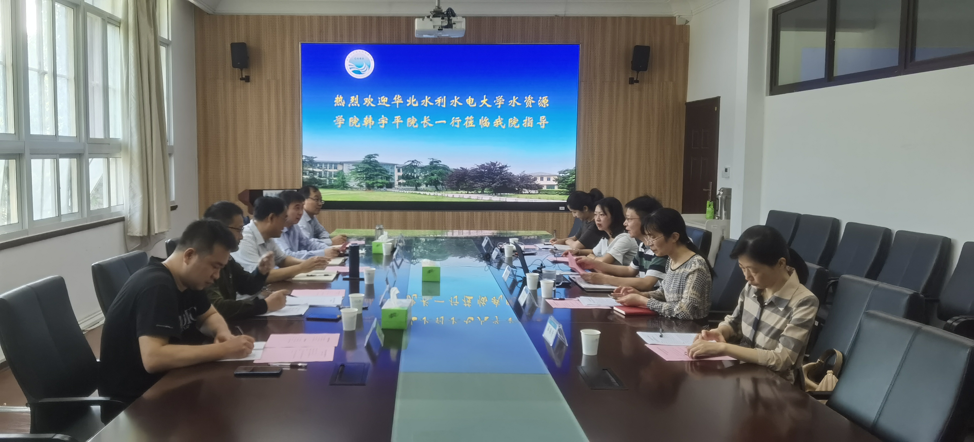华北水利水电大学水资源学院院长韩宇平一行来我院调研