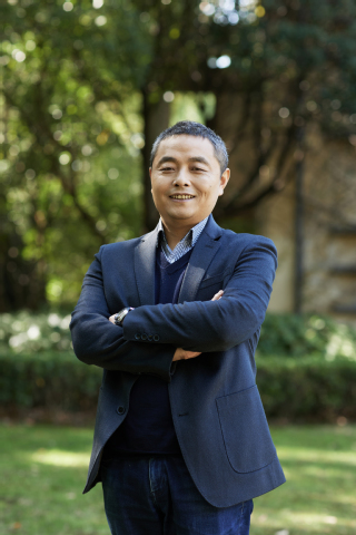 我院师生双获“宝钢教育奖”