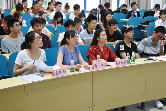 换届大会人才济济，选举新秀初露风采