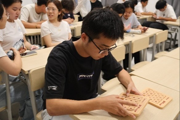 拼绘河海，忆百十风华——我院开展趣味拼图挑战活动
