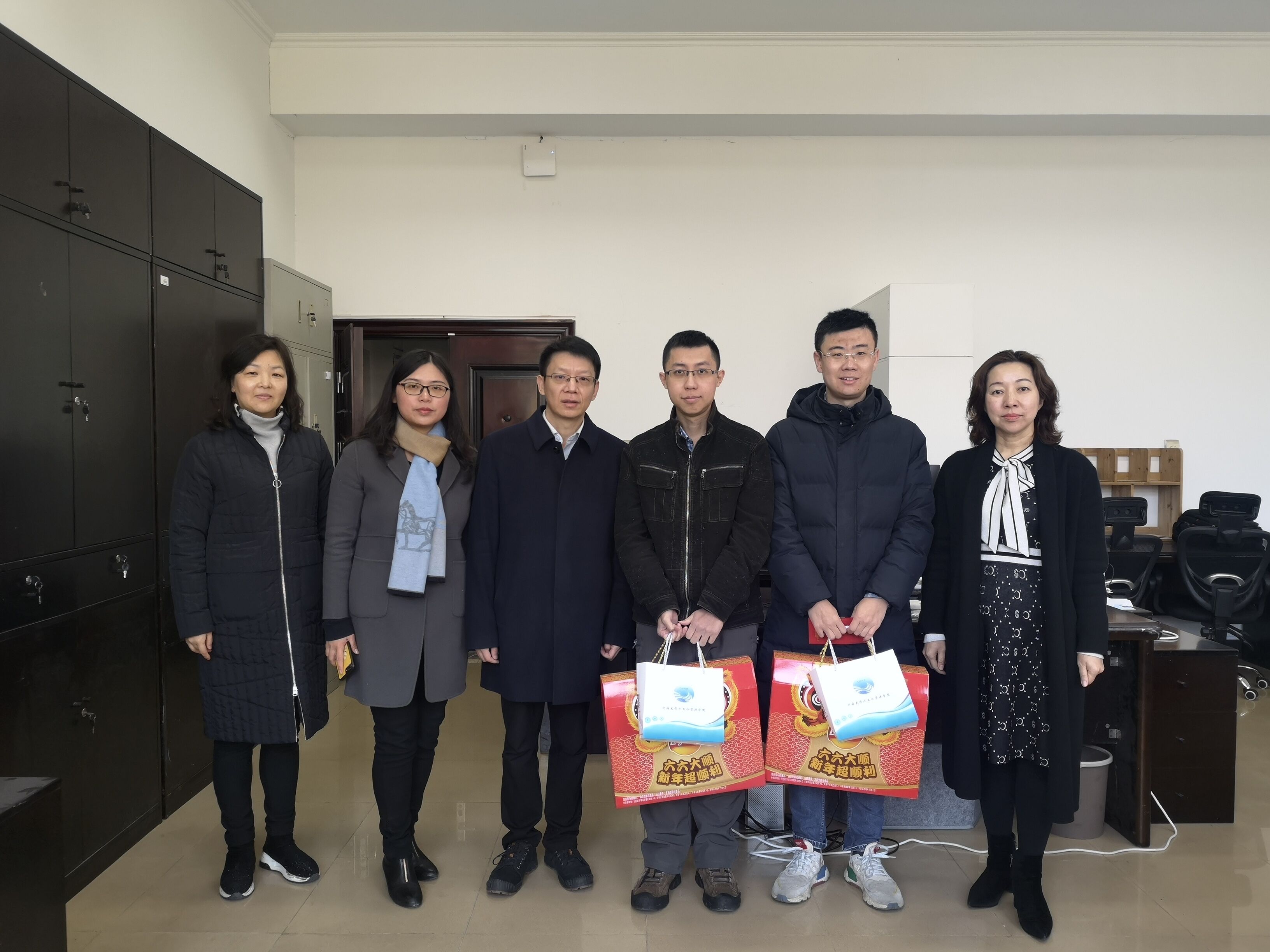 水文水资源学院领导看望慰问留校师生