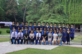 2020届河海大学水文院水利工程专业硕士2班毕业留念